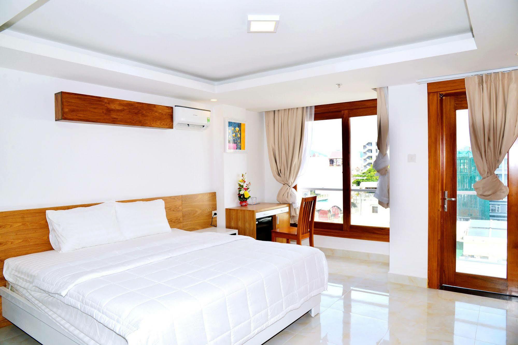 New Century Hotel Nha Trang Exteriör bild